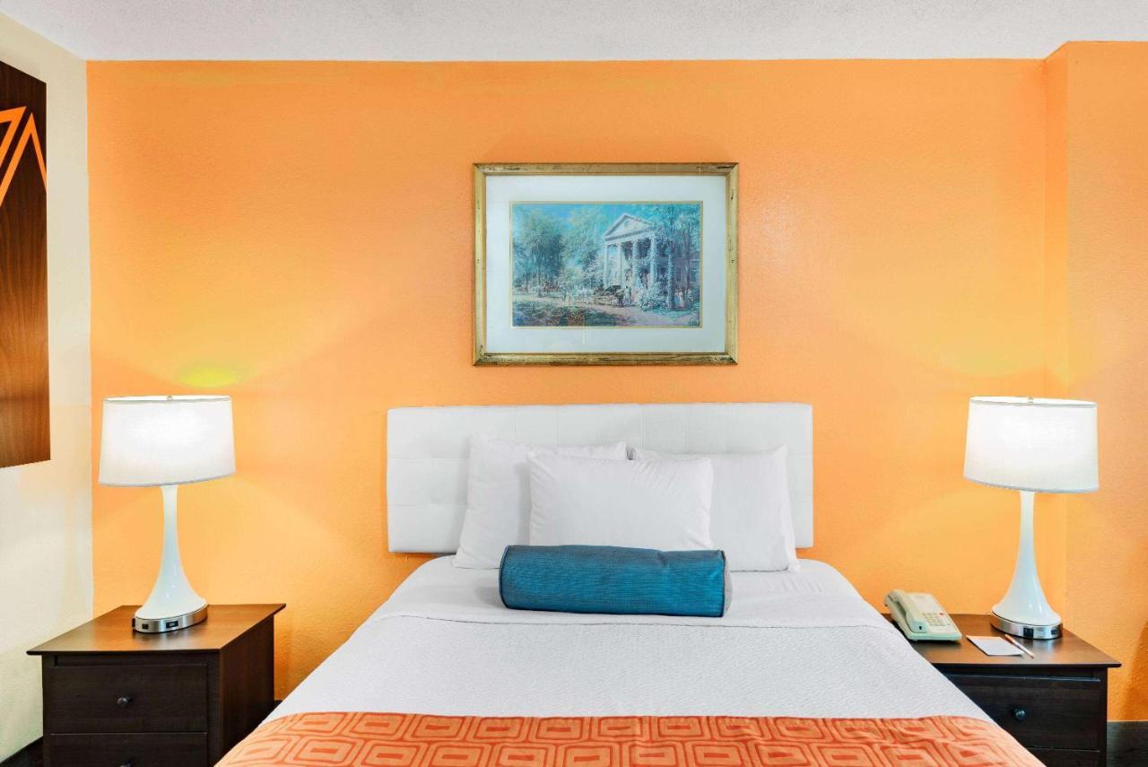 ฮาวเวิร์ด จอห์นสัน บาย วินด์แฮม สทอนตัน Hotel สแตนตัน ภายนอก รูปภาพ