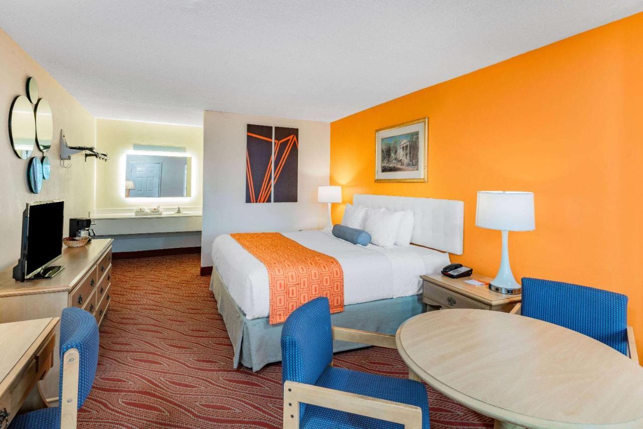 ฮาวเวิร์ด จอห์นสัน บาย วินด์แฮม สทอนตัน Hotel สแตนตัน ภายนอก รูปภาพ